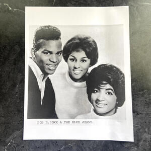 Bob B Soxx and the Blue Jeans Group Photo Print 8x10 (R02)